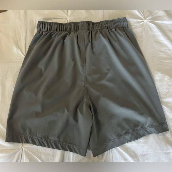 Free Fly Apparel Men’s shorts. 6” inseam. Size Small. - Picture 5 of 5
